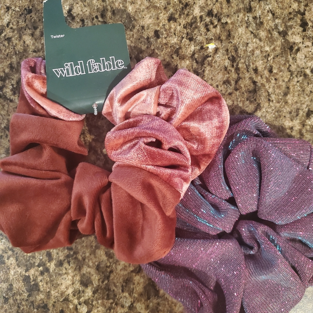 BRAND NEW HAIR TIES